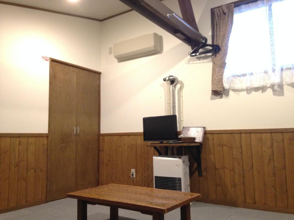Hotel Community House Tyrolien à Hakuba Extérieur photo